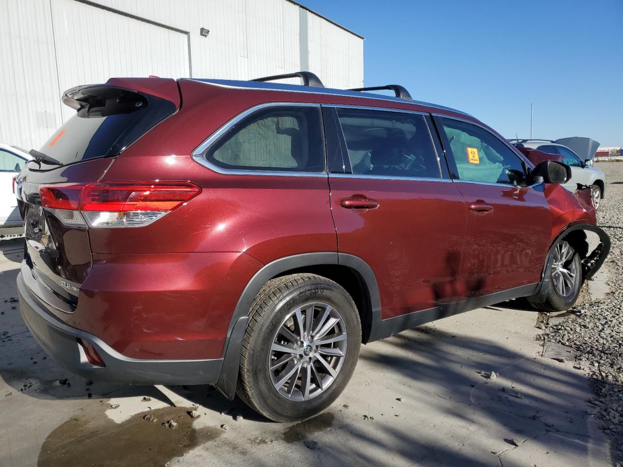 Image 3 of 2019 TOYOTA HIGHLANDER SE 2019 with VIN 5TDJZRFH7KS714753