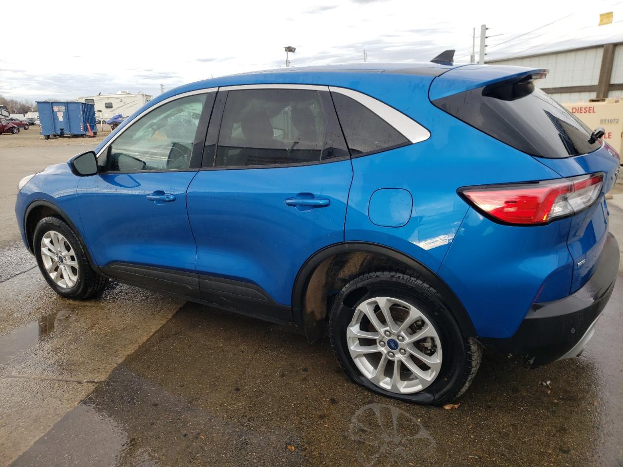 Изображение 2 2021 FORD ESCAPE SE 2021 с VIN 1FMCU9G68MUA68198