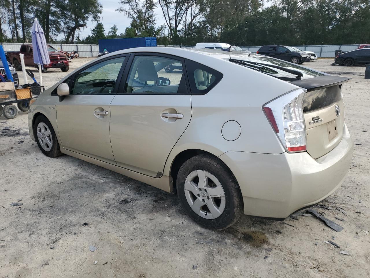 Image 2 of 2011 TOYOTA PRIUS  2011 with VIN JTDKN3DU8B0262117
