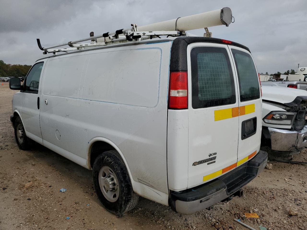 Image 2 of 2014 CHEVROLET EXPRESS G2500  2014 with VIN 1GCWGFCB4E1117135