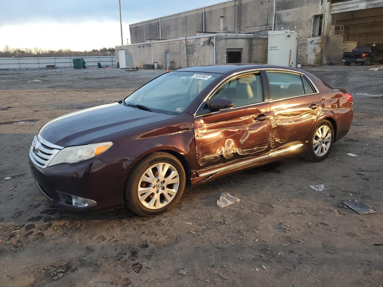 Obraz 1 z 2011 TOYOTA AVALON BASE 2011 z VIN 4T1BK3DB4BU377857