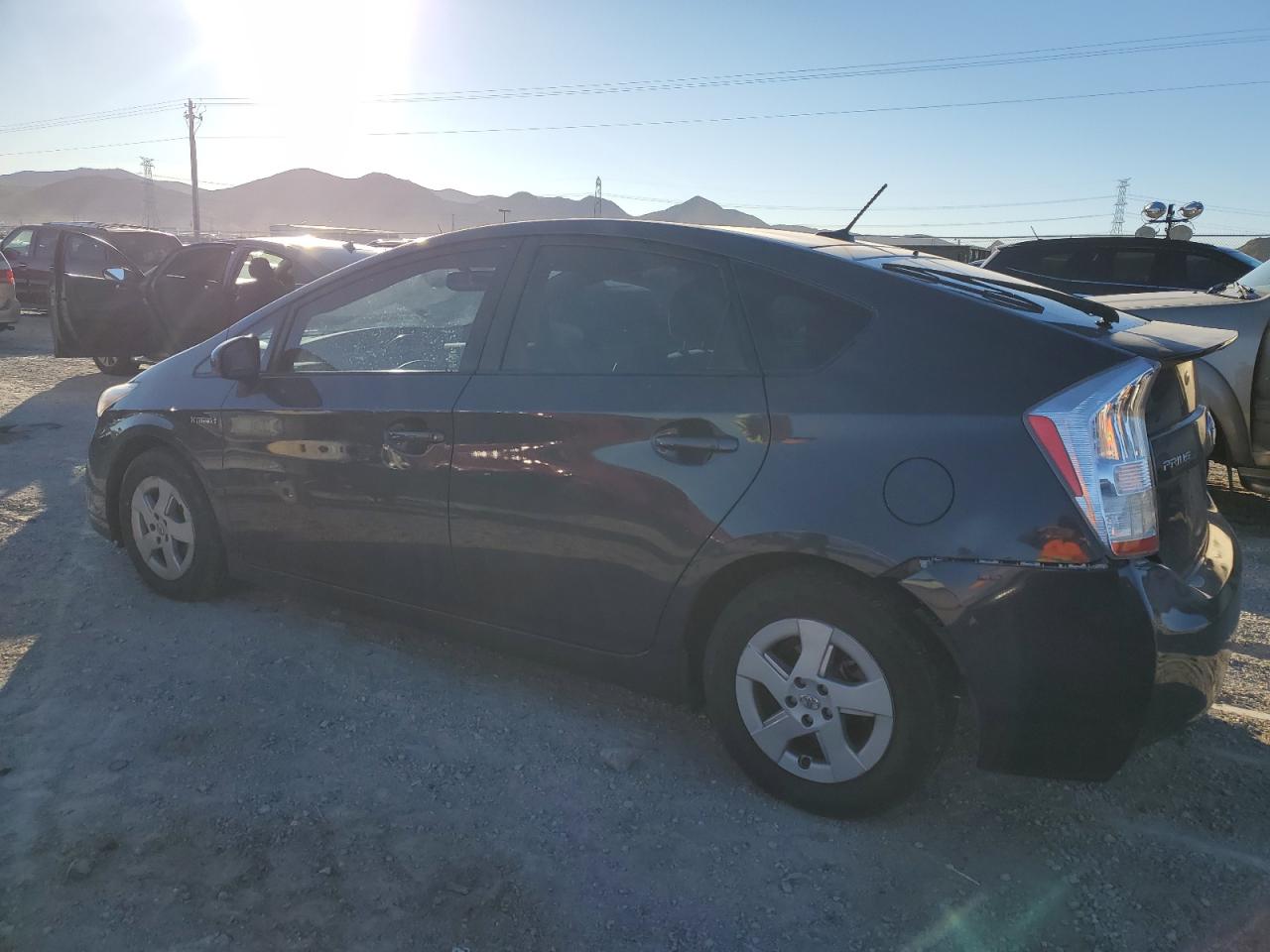 Image 2 of 2011 TOYOTA PRIUS  2011 with VIN JTDKN3DU7B0319715