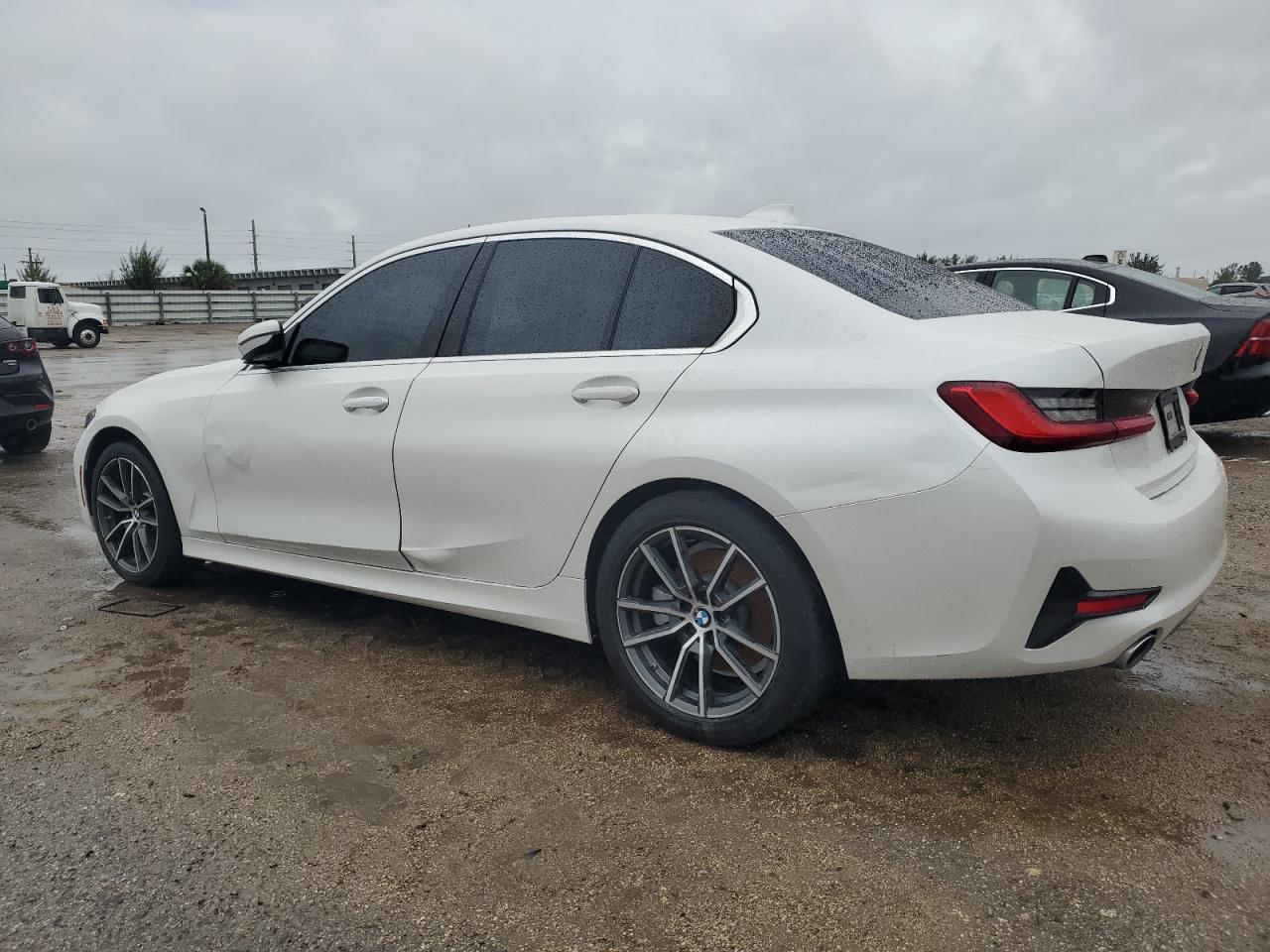 Image 2 of 2020 BMW 330I  2020 with VIN 3MW5R1J01L8B19747