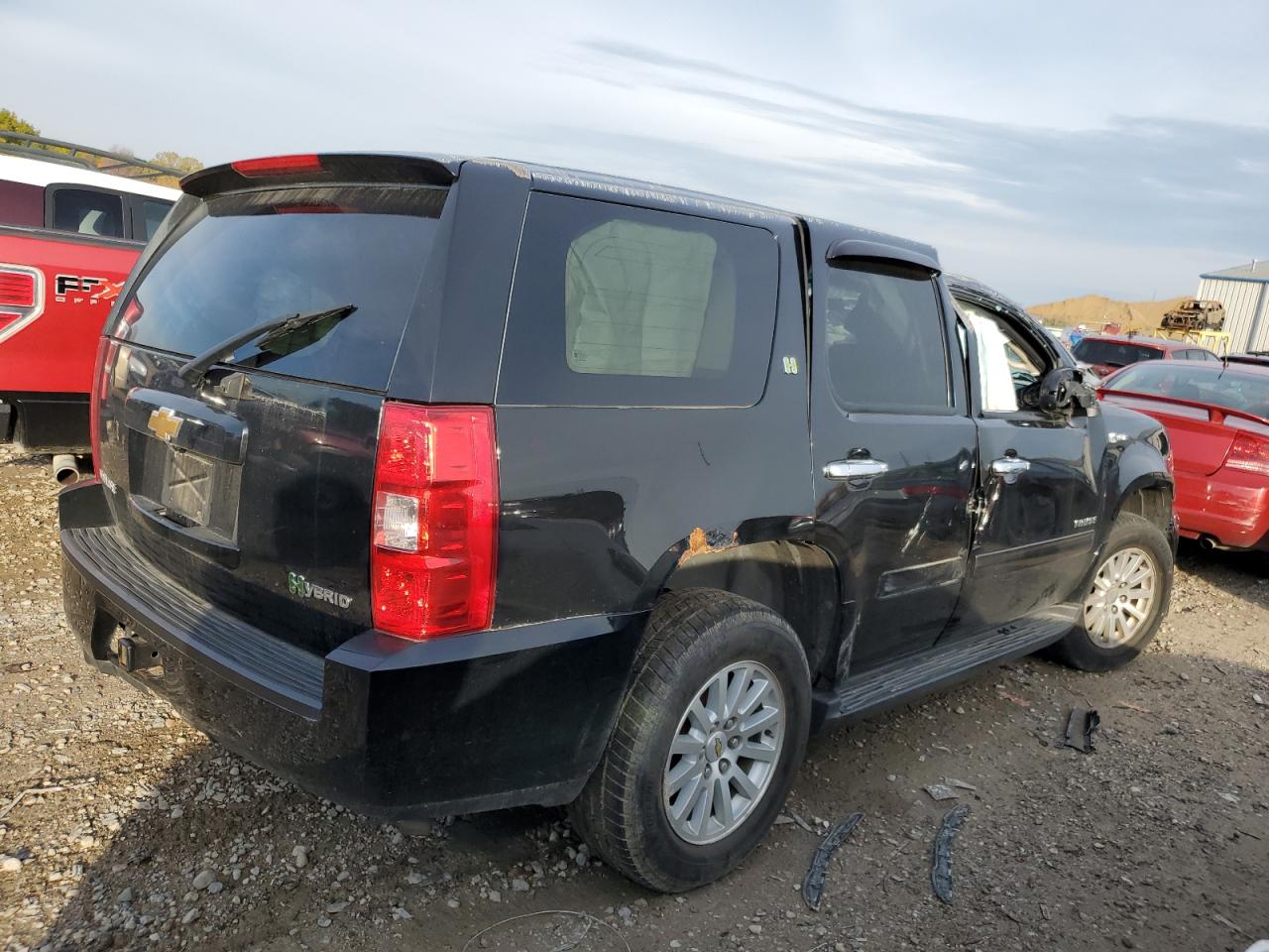 Image 3 of 2013 CHEVROLET TAHOE HYBRID 2013 with VIN 1GNSKDEJ3DR319641