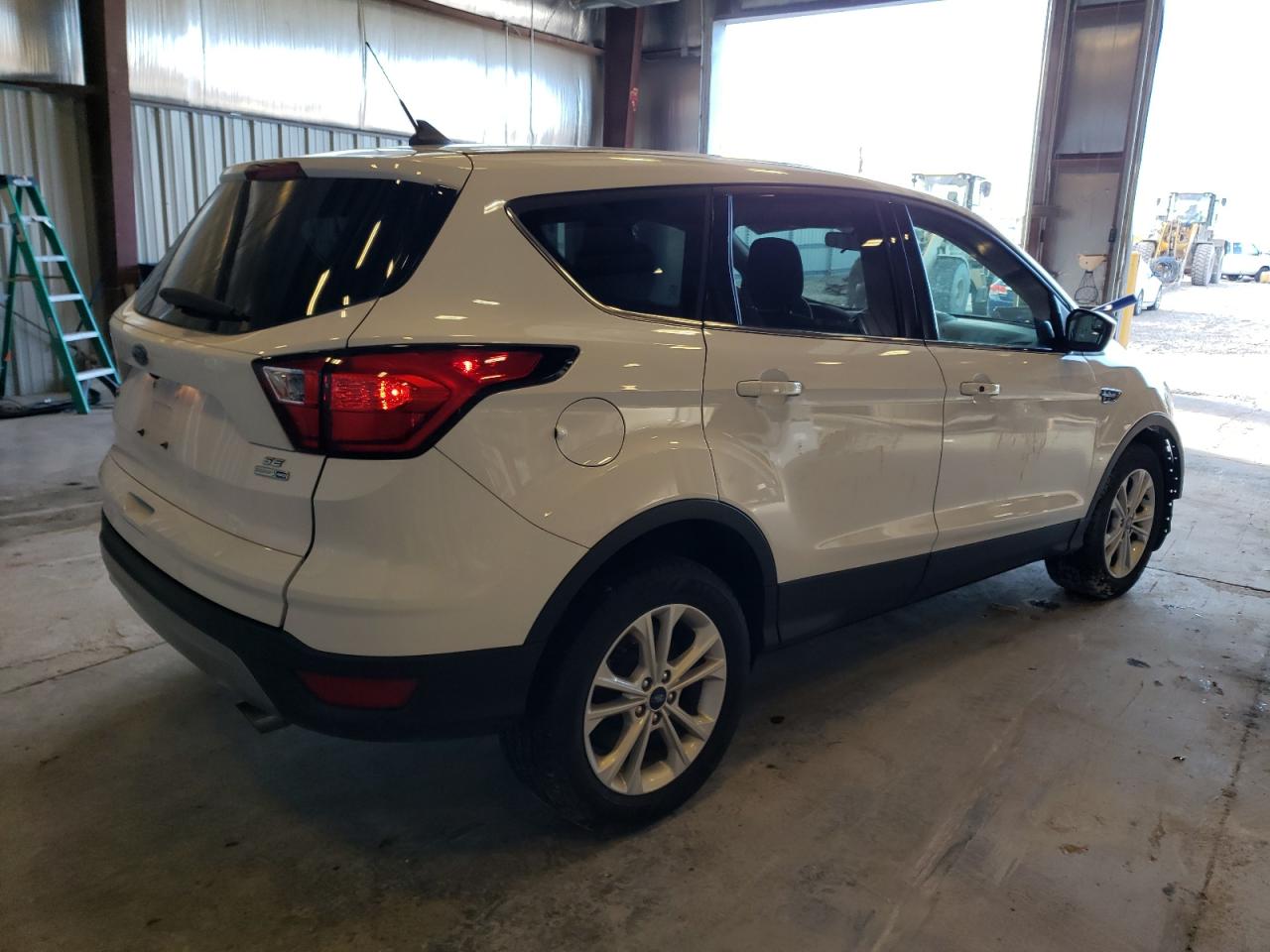 Image 3 of 2019 FORD ESCAPE SE 2019 with VIN 1FMCU9GD9KUC34319