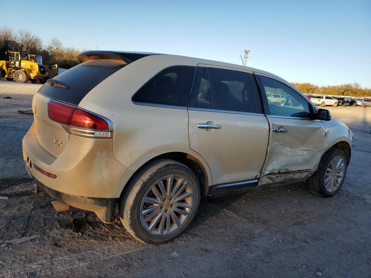 Image 3 of 2014 LINCOLN MKX  2014 with VIN 2LMDJ6JK2EBL03210