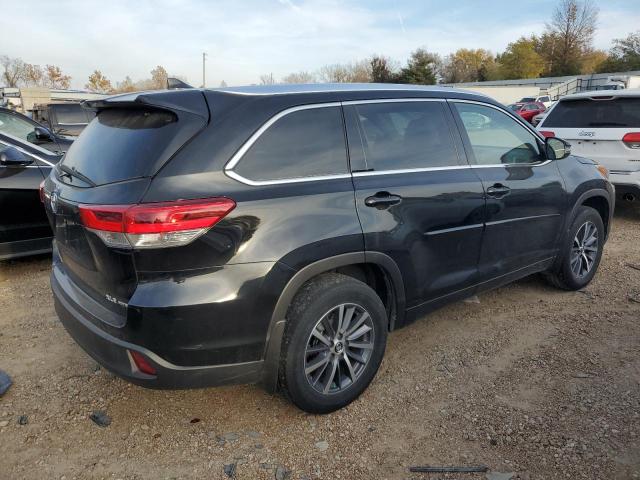 Image 3 of 2017 TOYOTA HIGHLANDER SE 2017 with VIN 5TDJZRFH9HS469818
