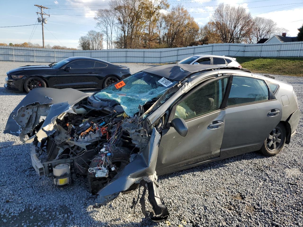 Image 1 of 2004 TOYOTA PRIUS  2004 with VIN JTDKB20U540081990