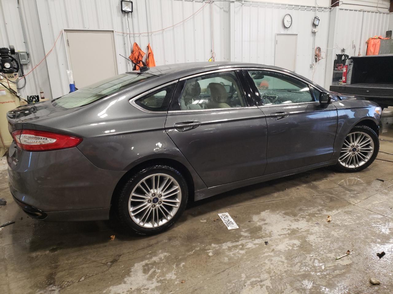 Image 3 of 2016 FORD FUSION SE 2016 with VIN 3FA6P0T93GR367801