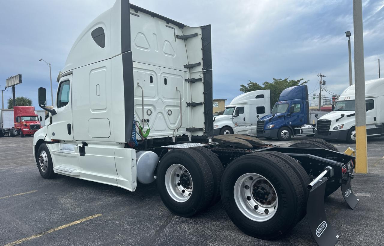 Изображение 3 2018 FREIGHTLINER CASCADIA 126  2018 с VIN 3AKJHHDR3JSJZ5657