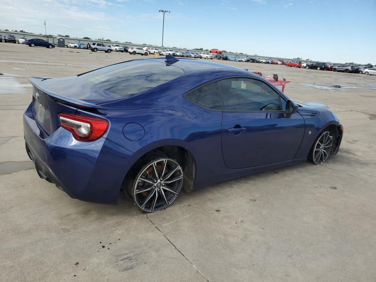 Image 3 of 2017 TOYOTA 86 BASE 2017 with VIN JF1ZNAA13H8702631