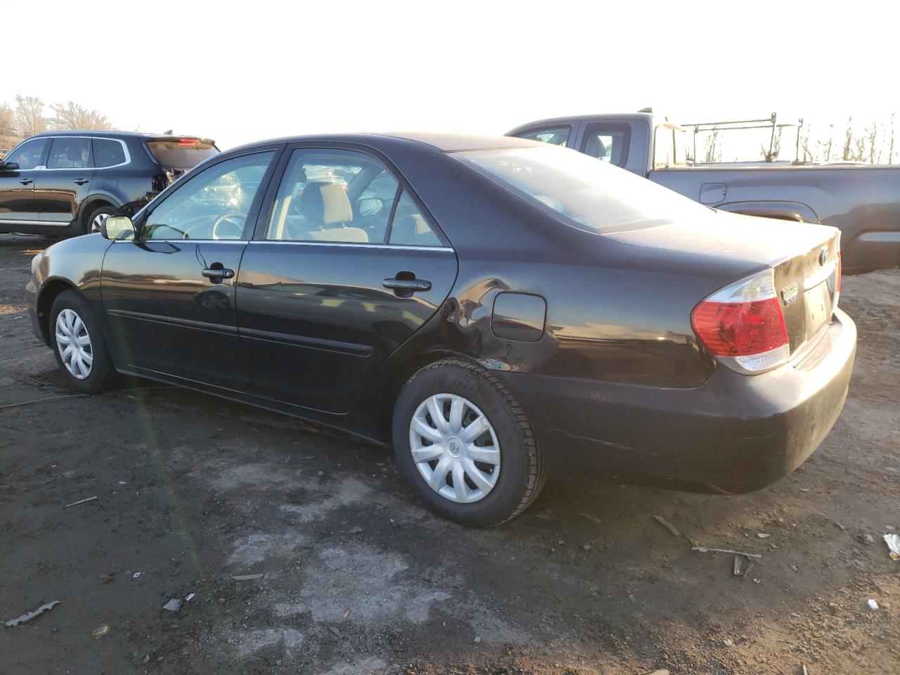 Image 2 of 2005 TOYOTA CAMRY LE 2005 with VIN 4T1BE32KX5U023808