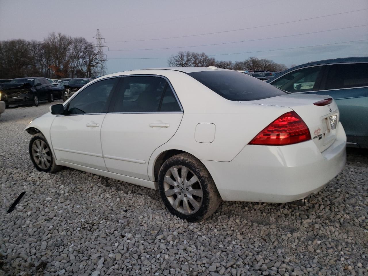 Image 2 of 2007 HONDA ACCORD EX 2007 with VIN 1HGCM66547A007563