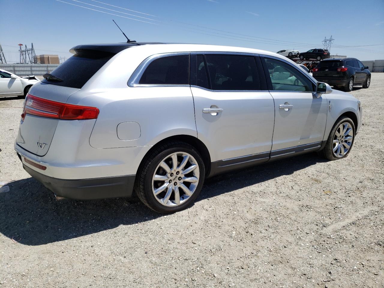 Изображение 3 2010 LINCOLN MKT  2010 с VIN 2LMHJ5FR7ABJ29453