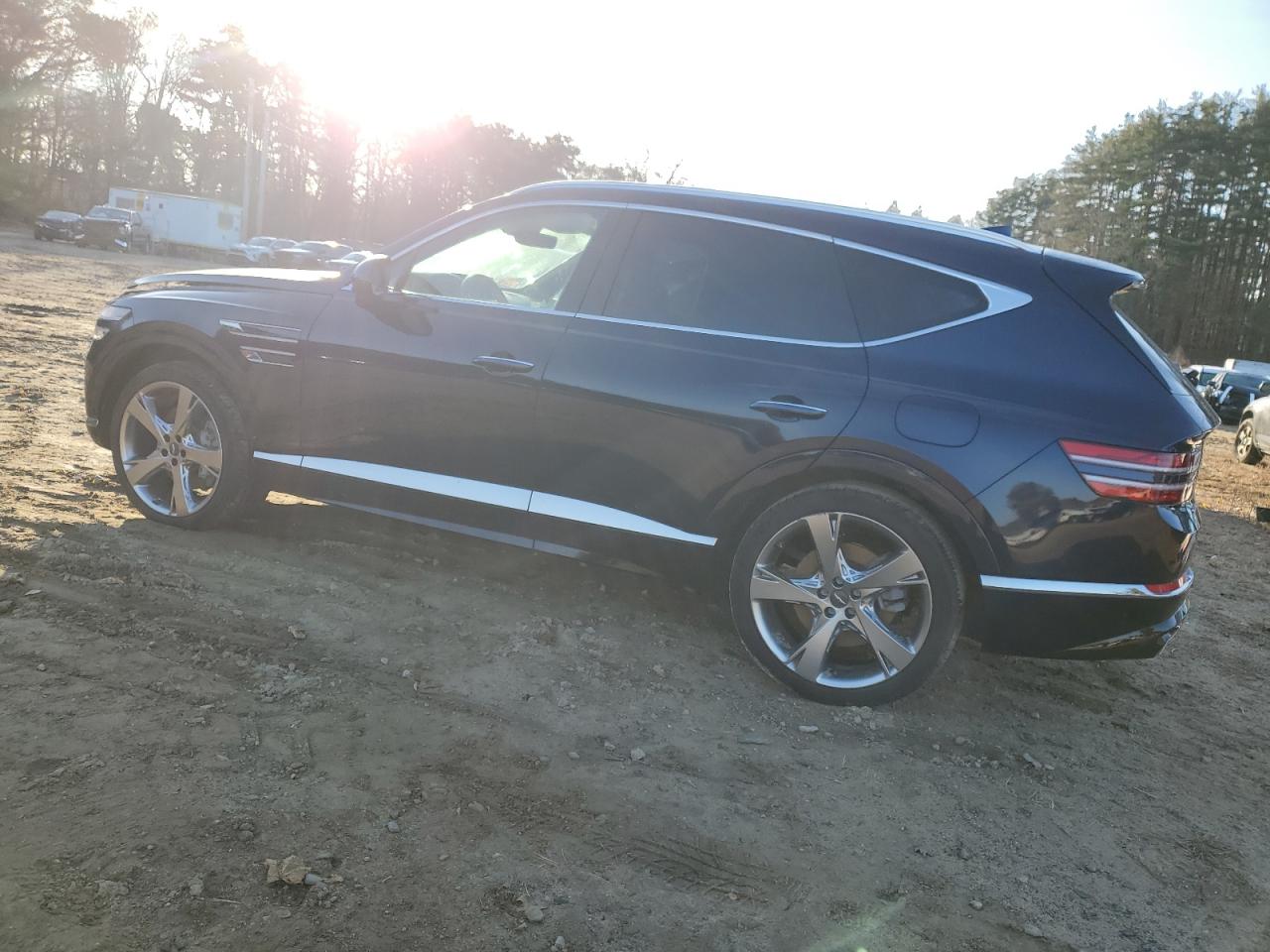 Изображение 2 2022 GENESIS GV80 BASE 2022 с VIN KMUHCESC8NU092969