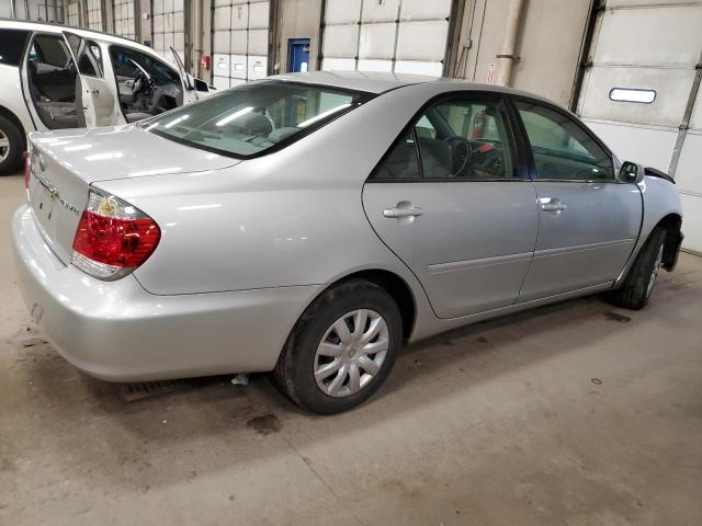 Obraz 3 z 2005 TOYOTA CAMRY LE 2005 z VIN 4T1BE30K95U082044