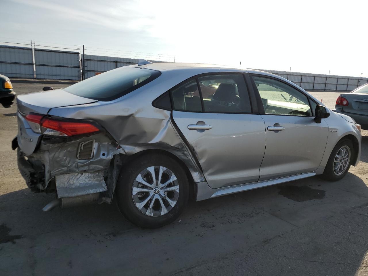 Изображение 3 2020 TOYOTA COROLLA LE 2020 с VIN JTDEBRBEXLJ003516