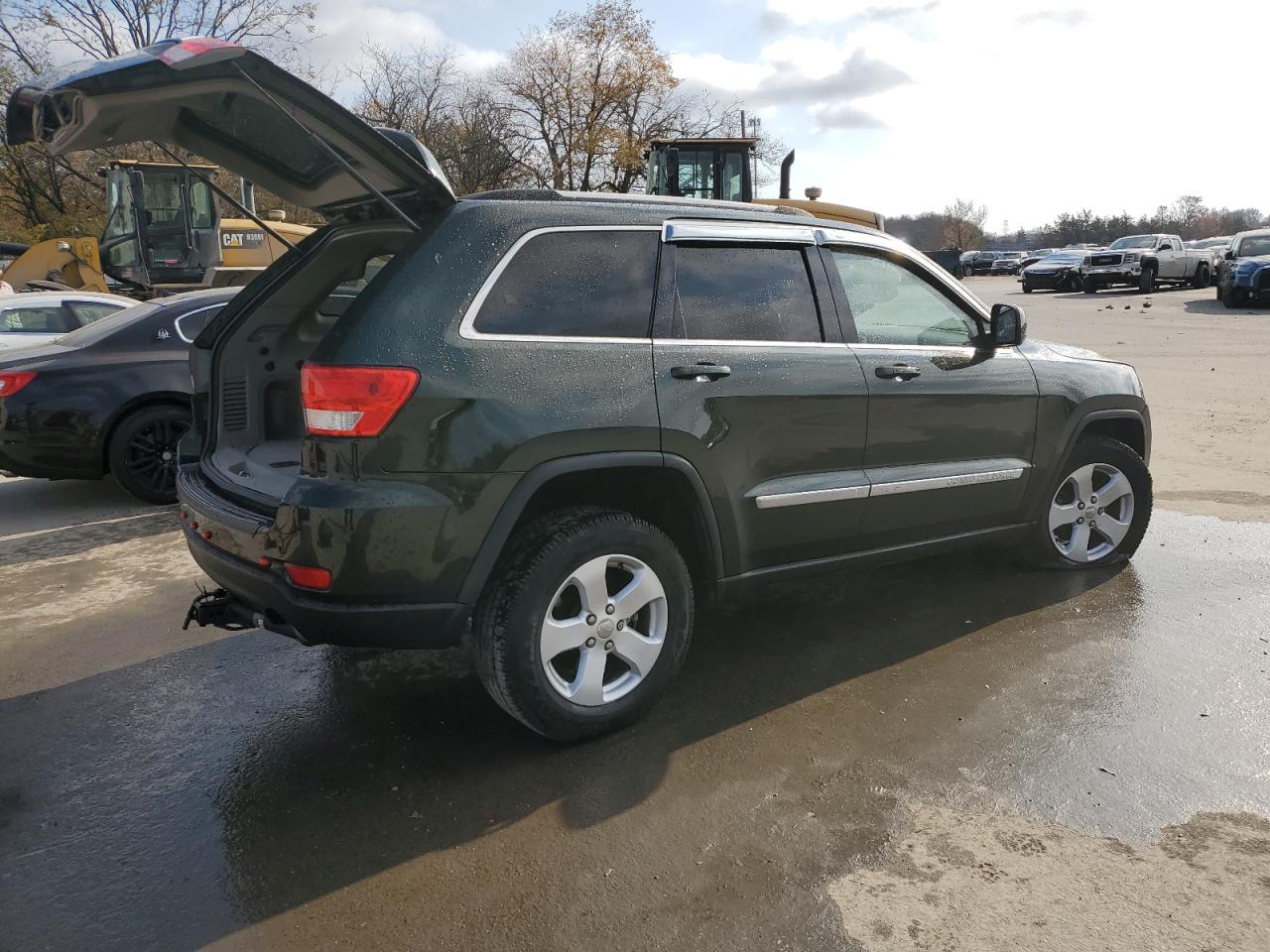 Image 3 of 2011 JEEP GRAND CHEROKEE LAREDO 2011 with VIN 1J4RR4GT1BC679213