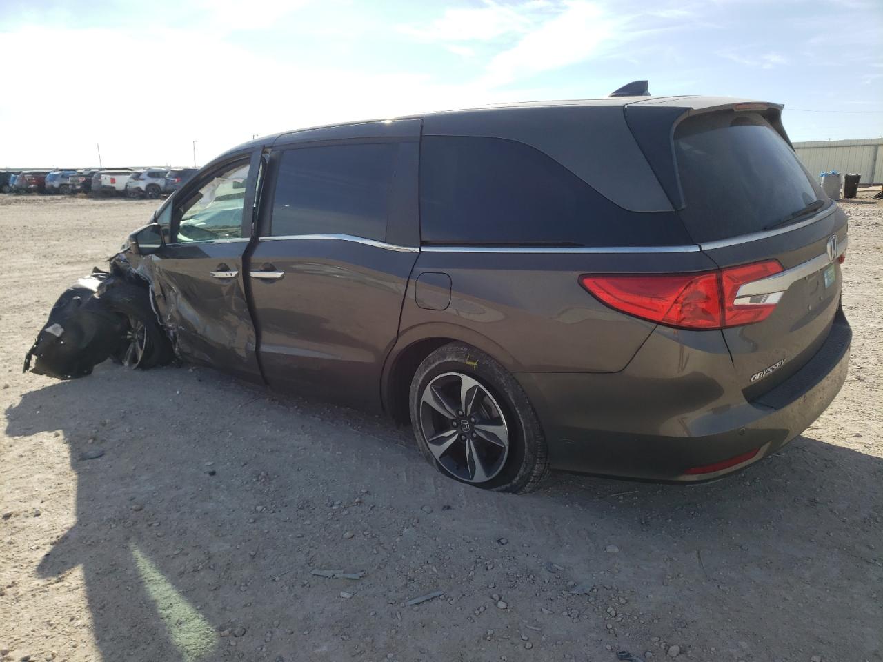 Изображение 2 2018 HONDA ODYSSEY TOURING 2018 с VIN 5FNRL6H86JB076112