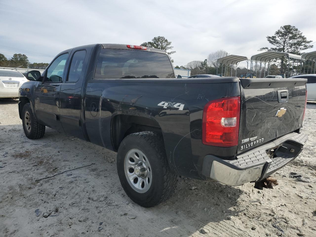 Image 2 of 2011 CHEVROLET SILVERADO K1500 LS 2011 with VIN 1GCRKREA1BZ124123