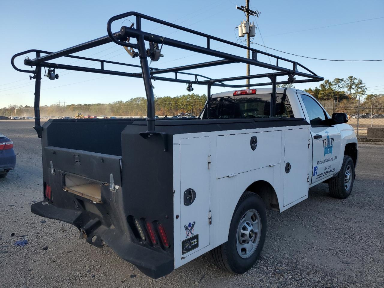 Image 3 of 2015 CHEVROLET SILVERADO C2500 HEAVY DUTY 2015 with VIN 1GC0CUEG1FZ535170