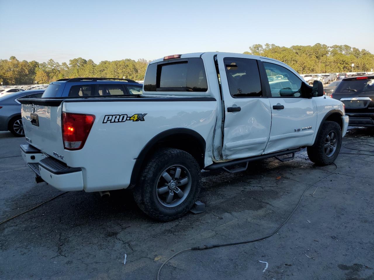 Image 3 of 2015 NISSAN TITAN S 2015 with VIN 1N6BA0EC7FN504336