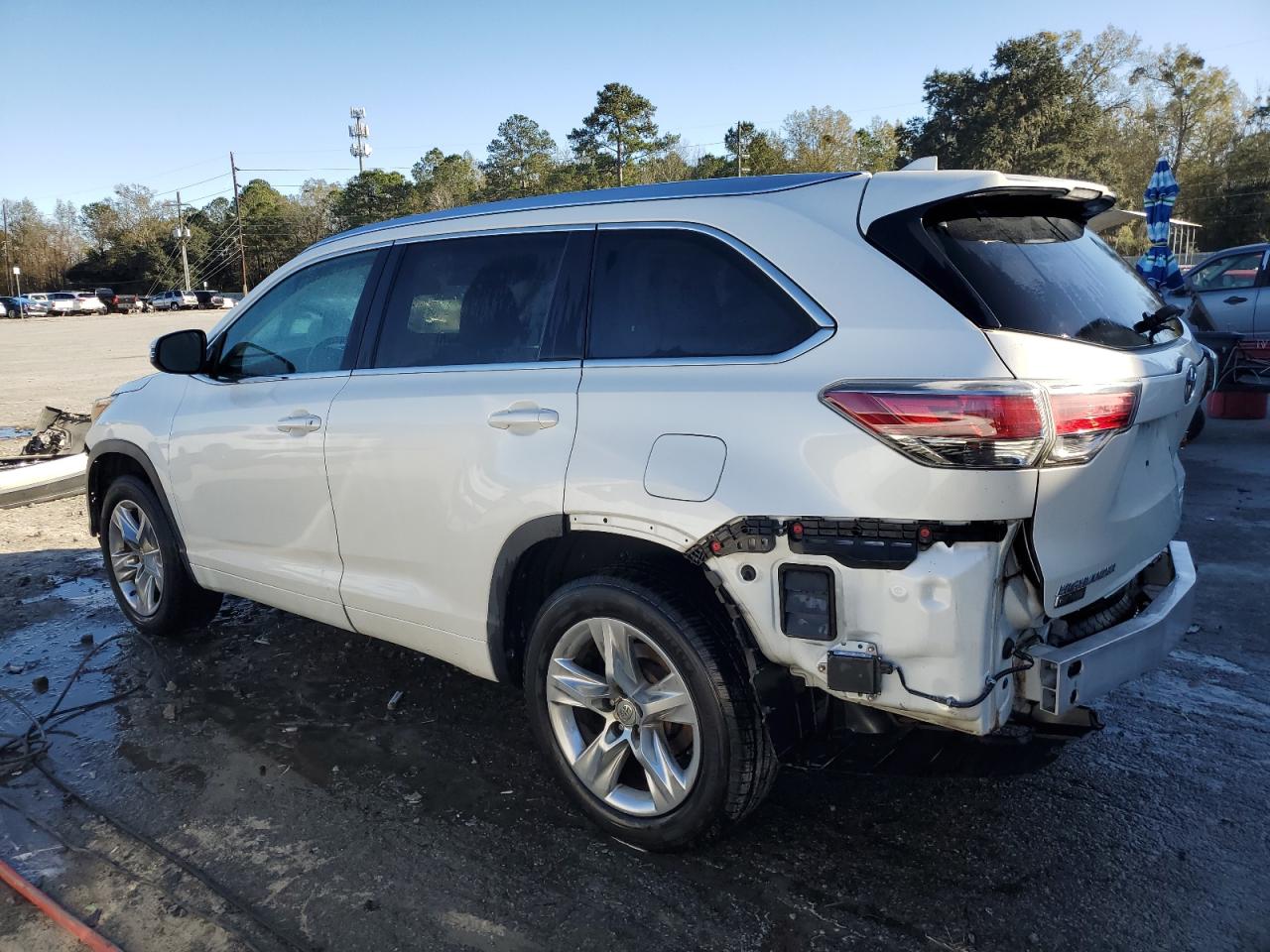 Image 2 of 2014 TOYOTA HIGHLANDER LIMITED 2014 with VIN 5TDYKRFH3ES024182