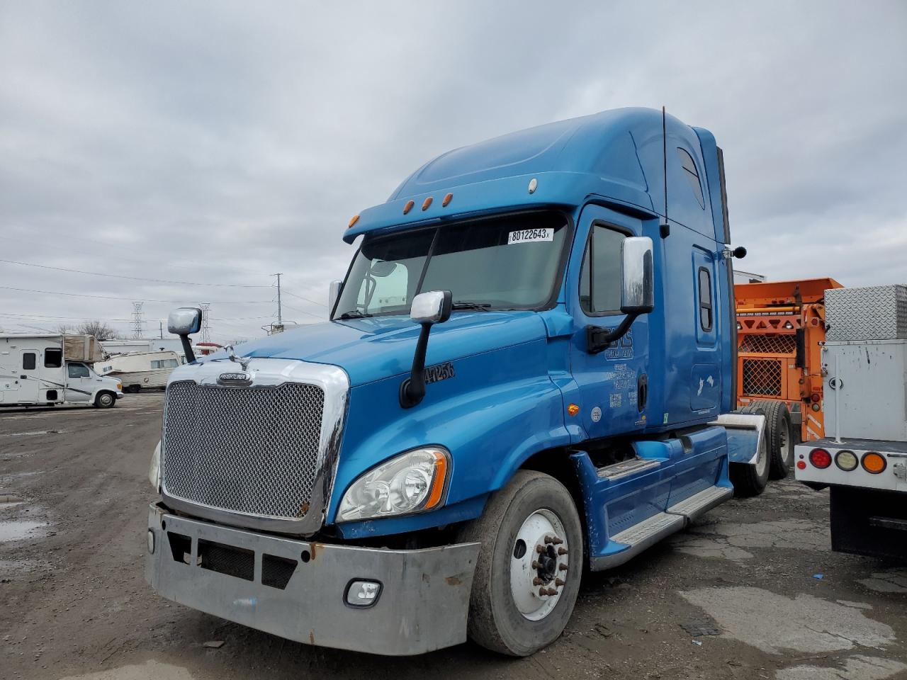 Image 2 of 2012 FREIGHTLINER CASCADIA 125 2012 with VIN 1FUJGLBG2CLBM7561