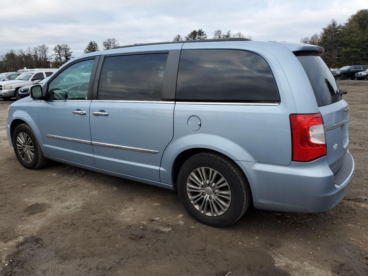 Image 2 of 2016 CHRYSLER TOWN & COUNTRY TOURING L 2016 with VIN 2C4RC1CG7GR208616