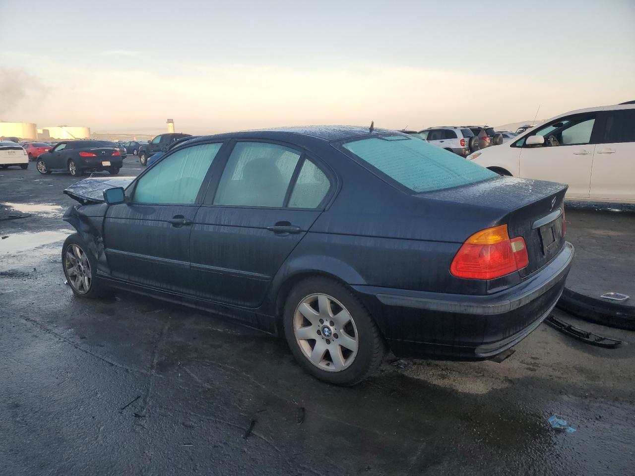 Obraz 2 z 2000 BMW 323 I 2000 z VIN WBAAM3333YFP67590