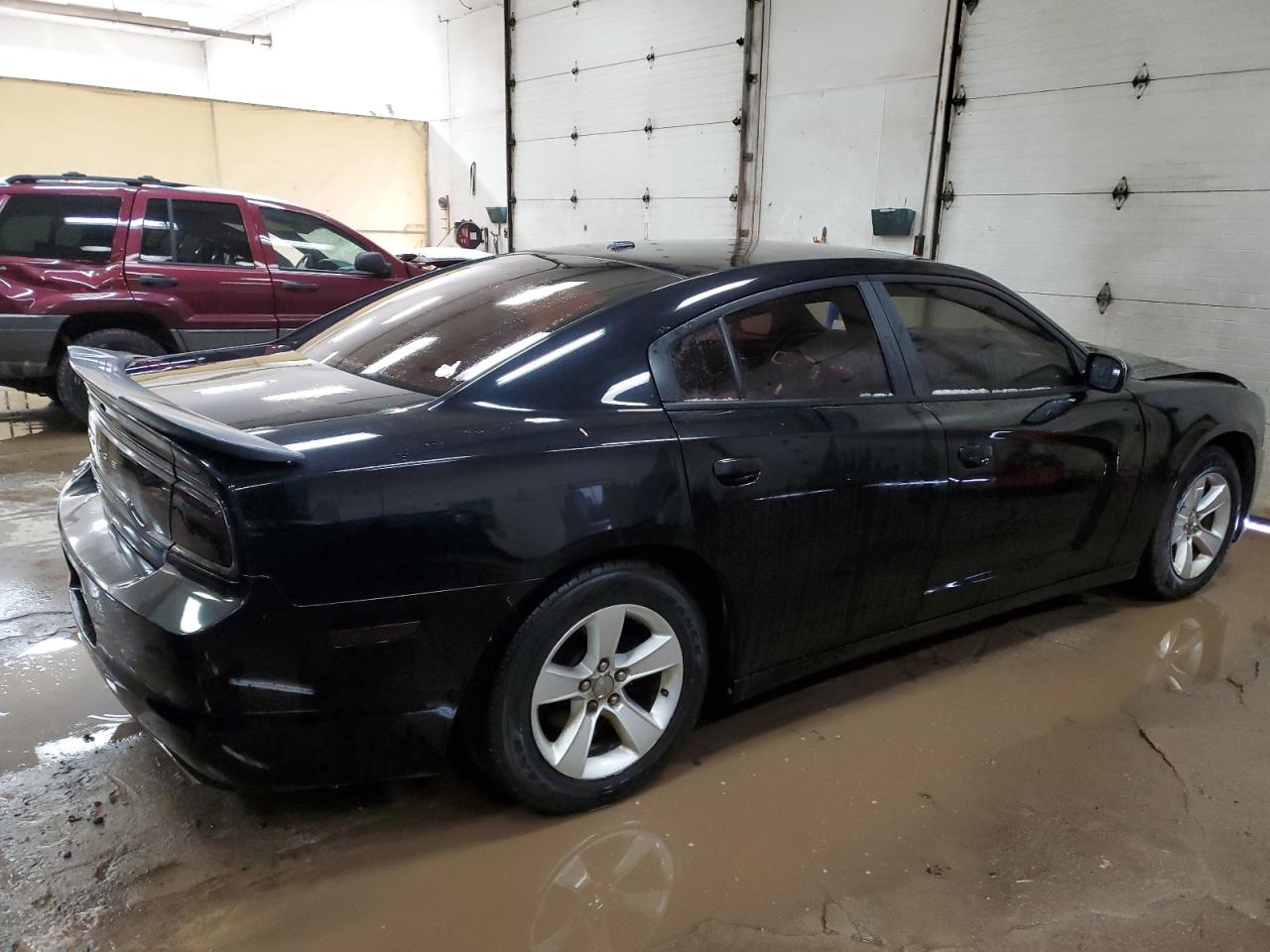 Изображение 3 2012 DODGE CHARGER SE 2012 с VIN 2C3CDXBGXCH132028