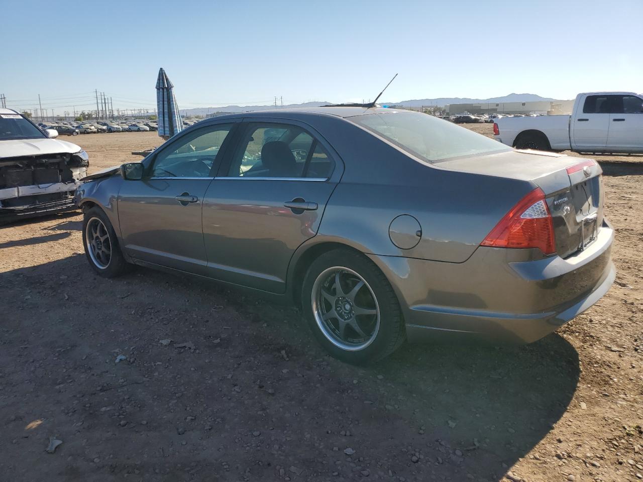 Obraz 2 z 2011 FORD FUSION SE 2011 z VIN 3FAHP0HA5BR166387