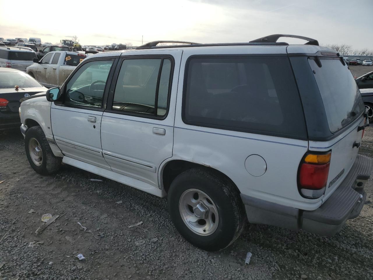 Изображение 2 1996 FORD EXPLORER  1996 с VIN 1FMDU34X0TUD17574