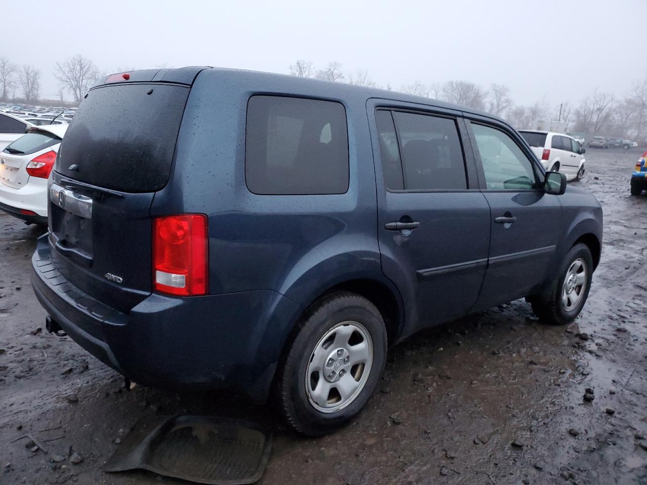 Image 3 of 2010 HONDA PILOT LX 2010 with VIN 5FNYF4H23AB016792