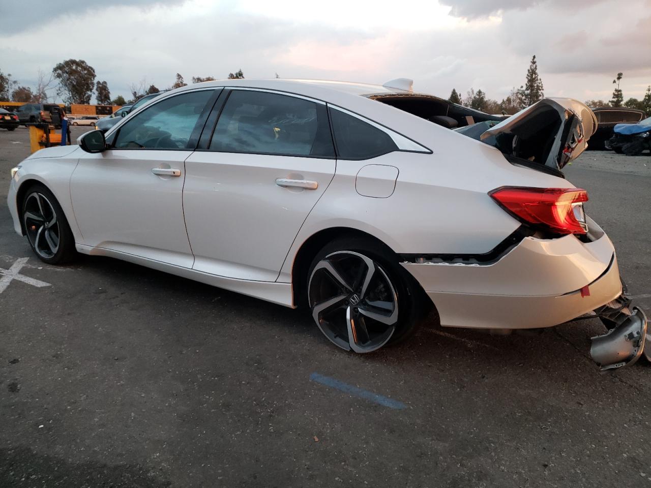 Obraz 2 z 2019 HONDA ACCORD SPORT 2019 z VIN 1HGCV1F36KA026753