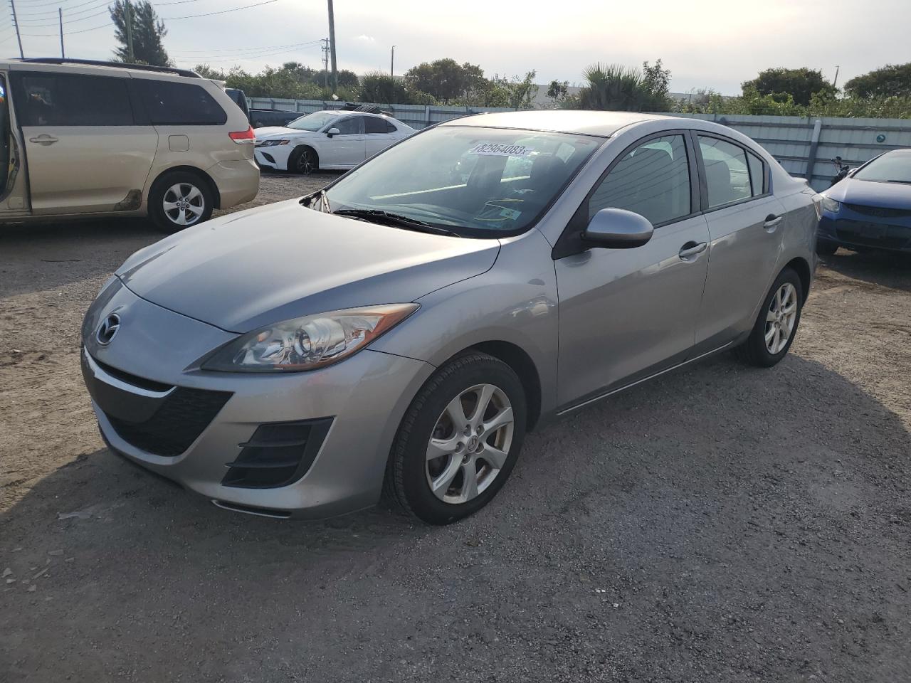 Obraz 1 z 2010 MAZDA 3 I 2010 z VIN JM1BL1SF9A1213709