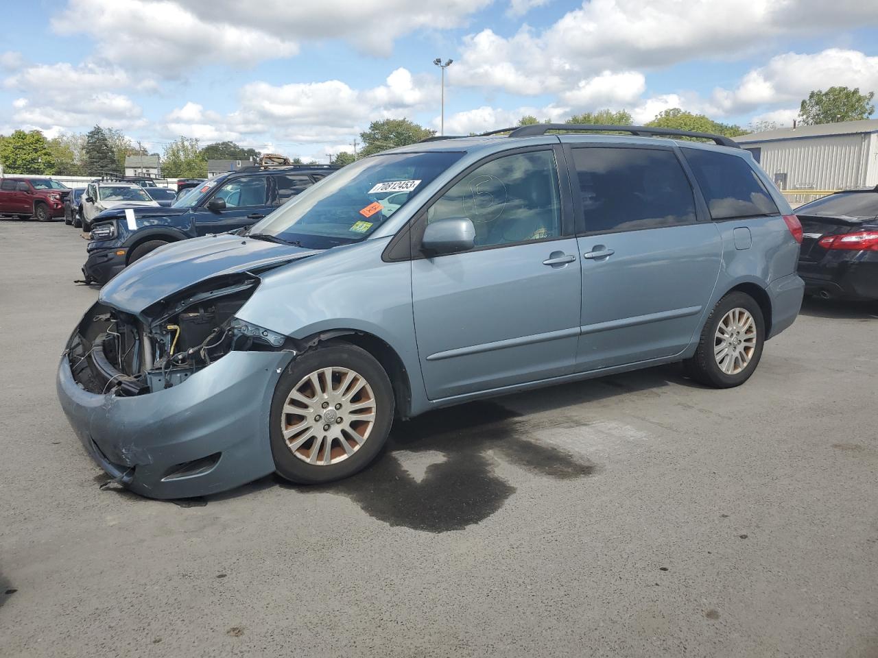 Image 1 of 2008 TOYOTA SIENNA XLE 2008 with VIN 5TDZK22C98S193360