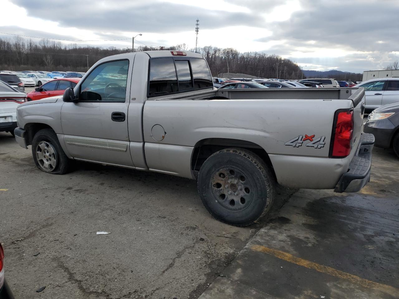 Obraz 2 z 2005 CHEVROLET SILVERADO K1500 2005 z VIN 1GCEK14T95Z115323