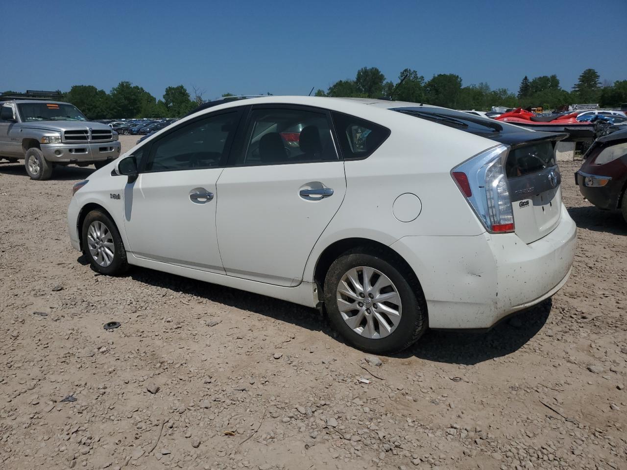 Image 2 of 2013 TOYOTA PRIUS PLUG-IN  2013 with VIN JTDKN3DPXD3031165