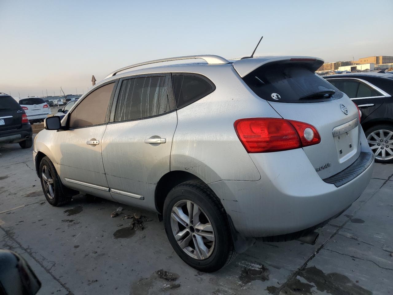 Obraz 2 z 2013 NISSAN ROGUE S 2013 z VIN JN8AS5MT3DW516652