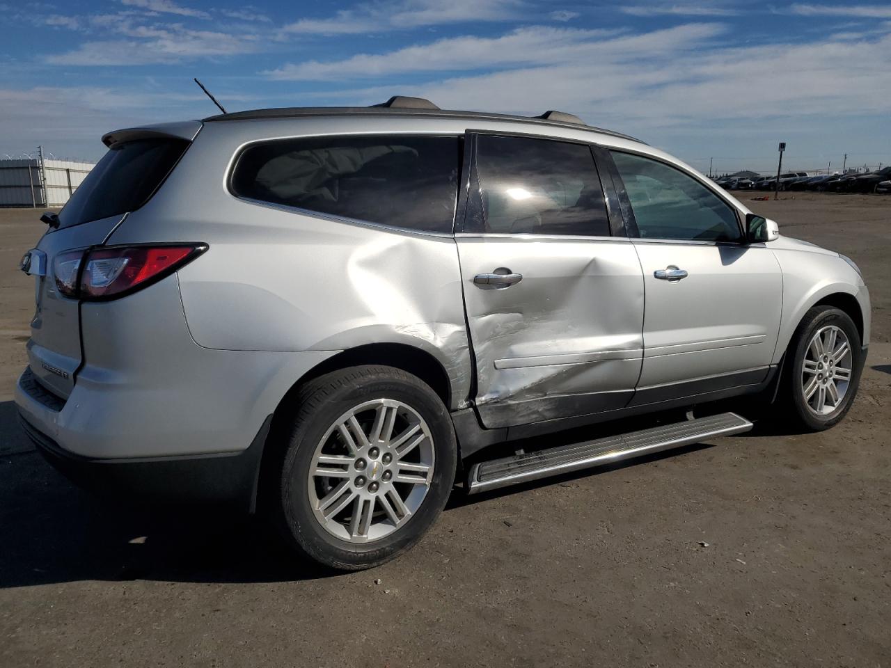 Изображение 3 2015 CHEVROLET TRAVERSE LT 2015 с VIN 1GNKRGKD5FJ322702