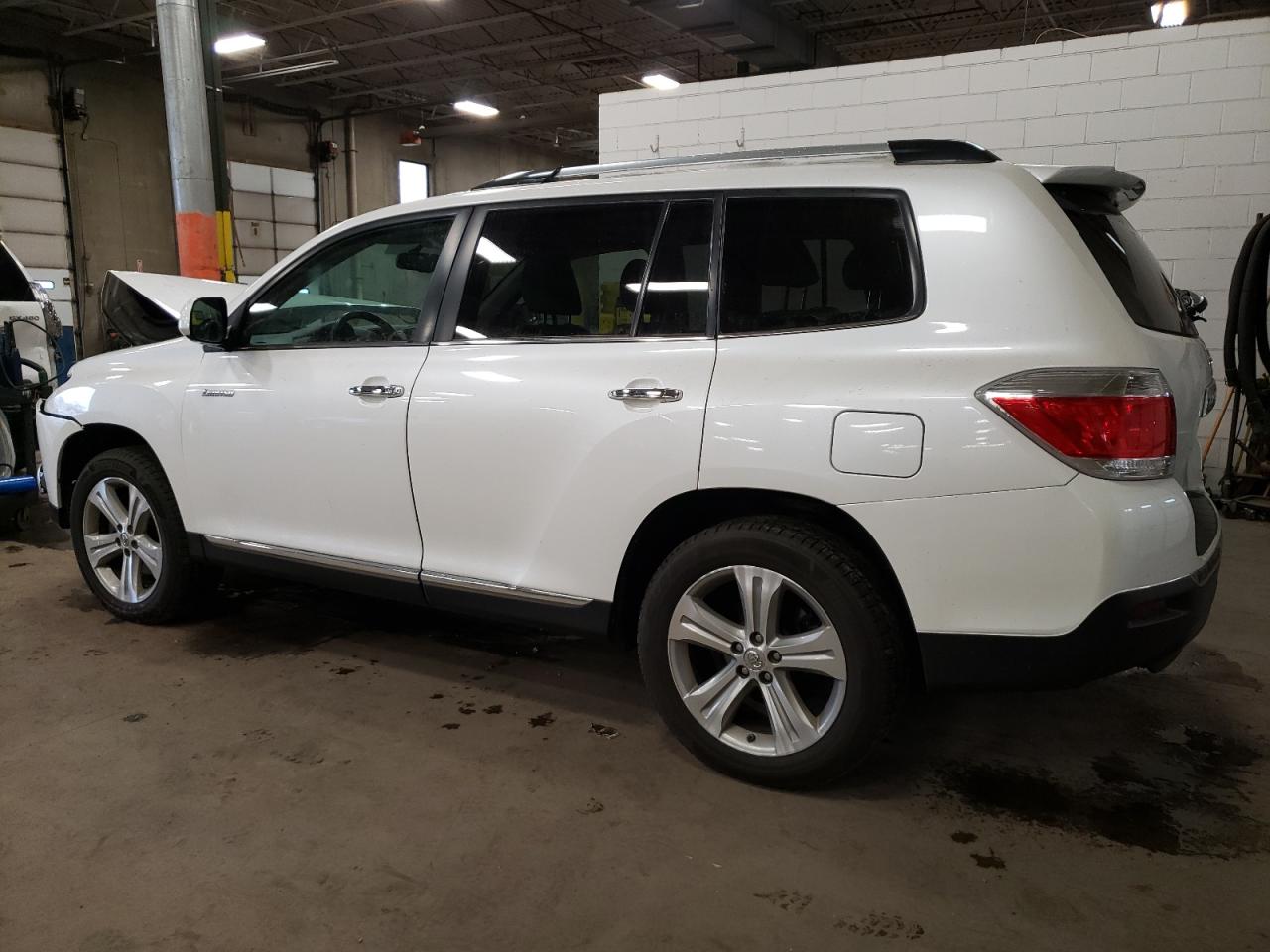 Image 2 of 2013 TOYOTA HIGHLANDER LIMITED 2013 with VIN 5TDDK3EH6DS239910