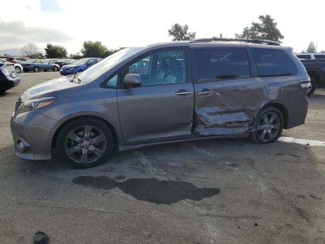2017 TOYOTA SIENNA SE 2017 image