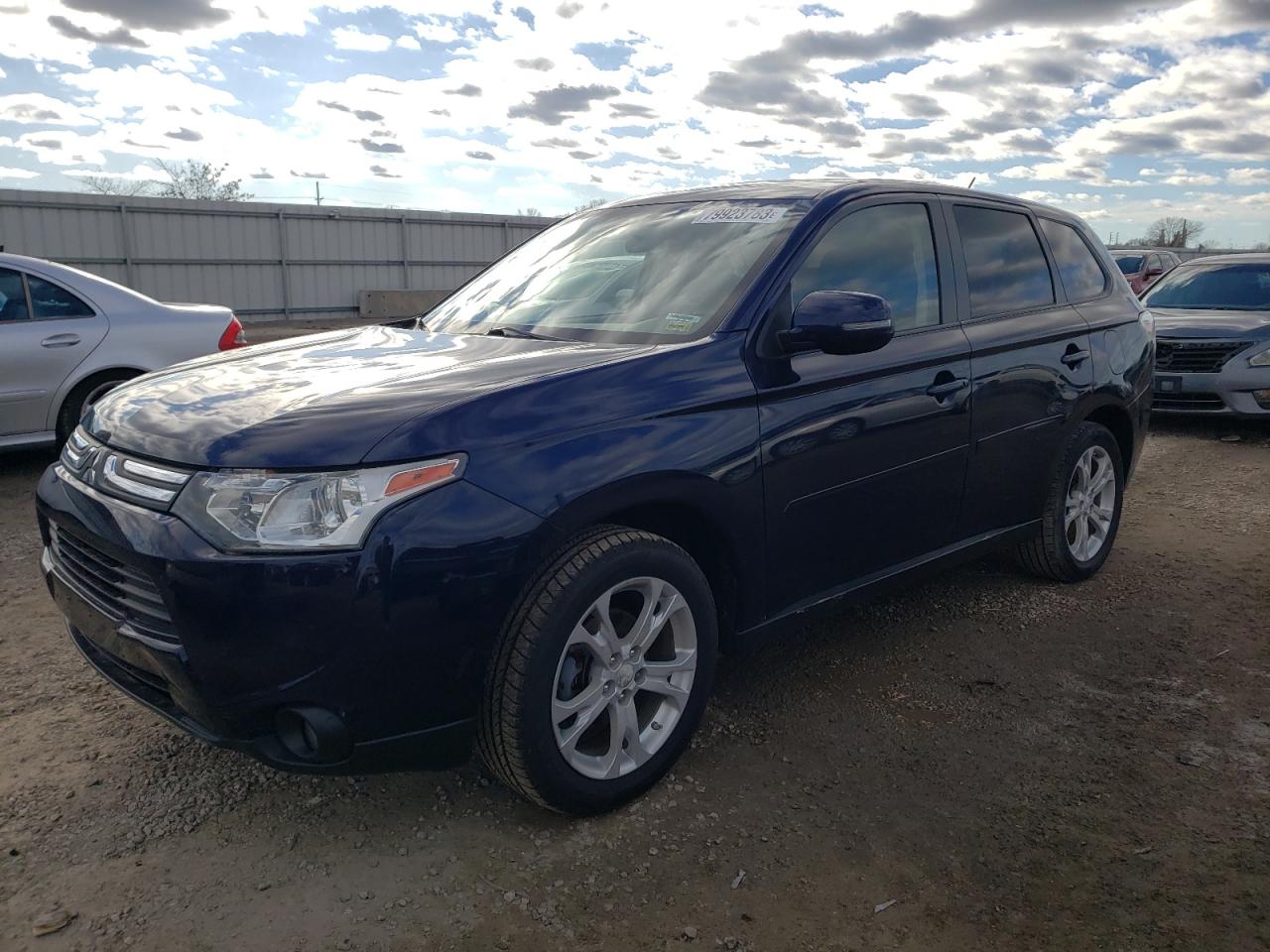 Image 1 of 2014 MITSUBISHI OUTLANDER SE 2014 with VIN JA4AZ3A38EZ008090