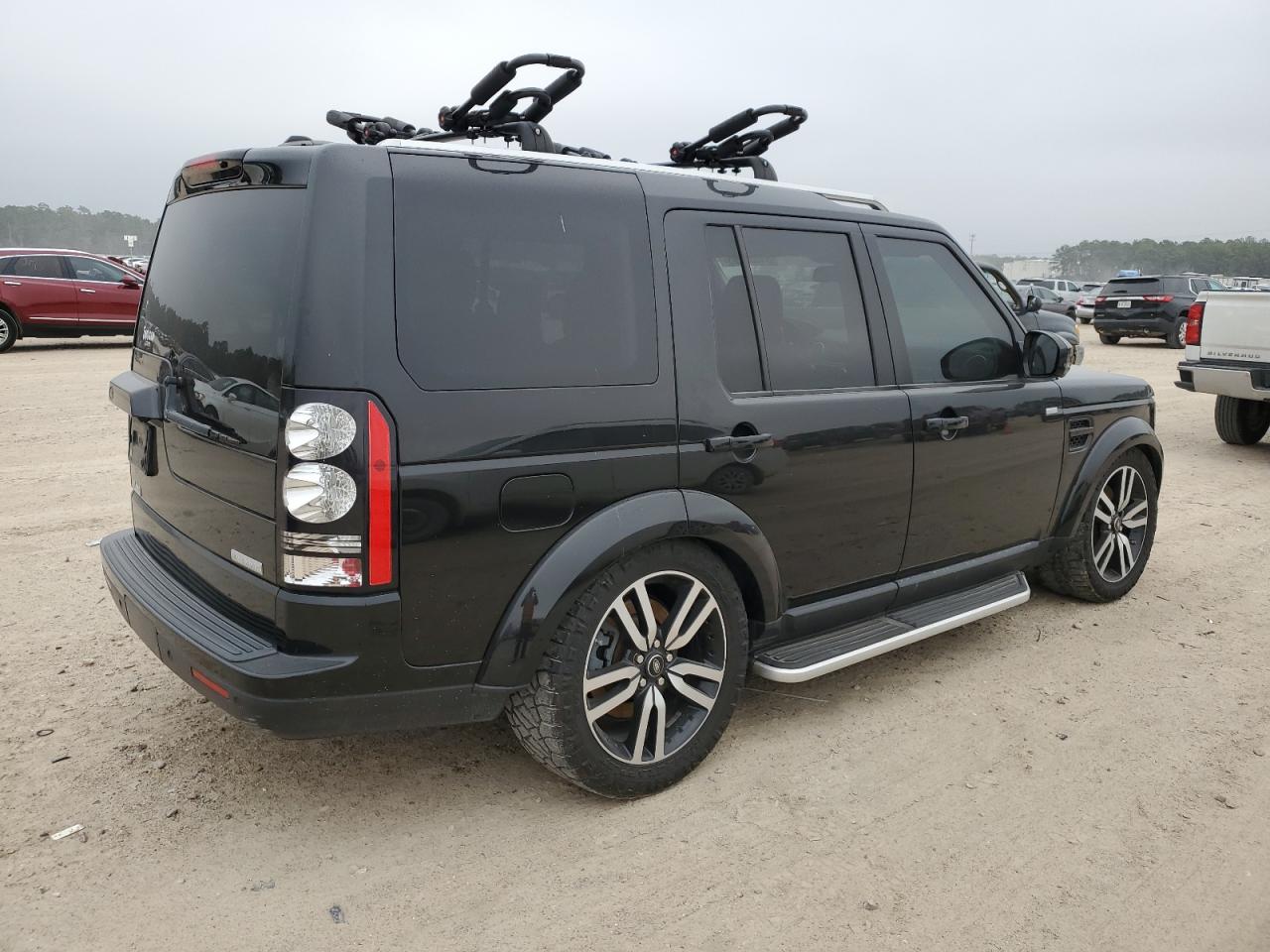 Image 3 of 2016 LAND ROVER LR4 HSE LUXURY LANDMARK EDITION 2016 with VIN SALAK2V61GA836033
