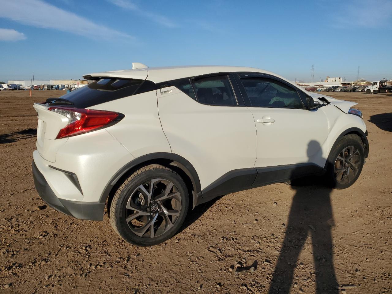 Изображение 3 2019 TOYOTA C-HR XLE 2019 с VIN JTNKHMBX0K1036122