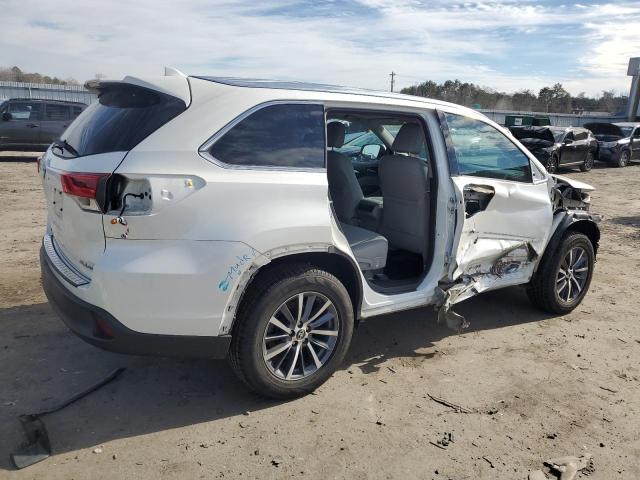 Image 3 of 2018 TOYOTA HIGHLANDER SE 2018 with VIN 5TDJZRFH1JS550995