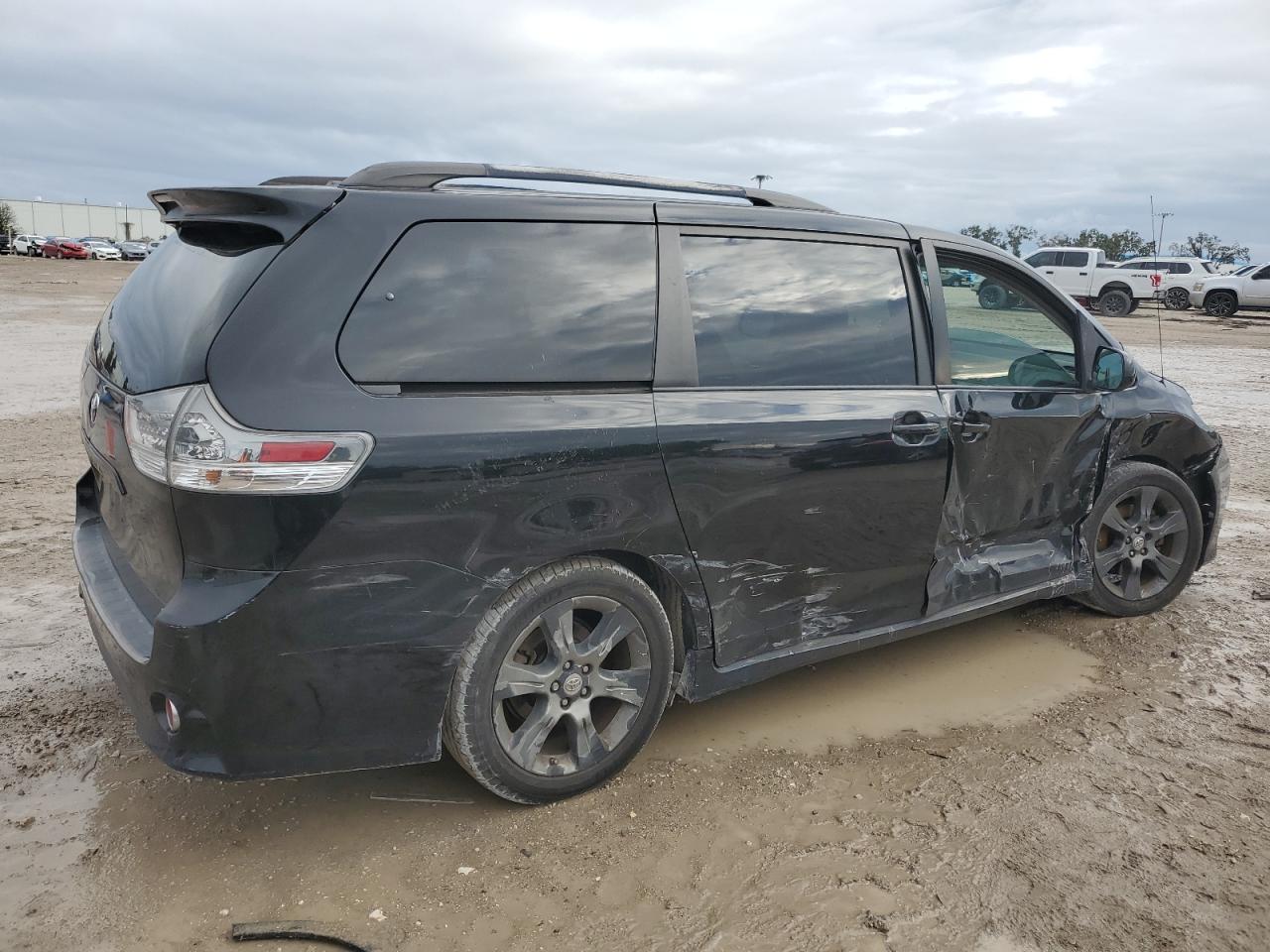 Изображение 3 2011 TOYOTA SIENNA SPORT 2011 с VIN 5TDXK3DC2BS152019