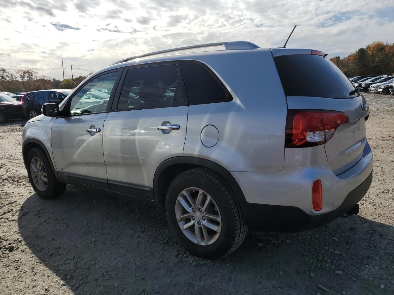 Image 2 of 2015 KIA SORENTO LX 2015 with VIN 5XYKTDA61FG617405