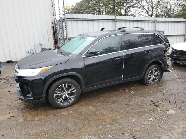 Image 1 of 2019 TOYOTA HIGHLANDER LE 2019 with VIN 5TDZARFH5KS044341
